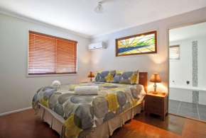 On Agnes Time - Large, 3-Bedroom, Coastal Home in Central Agnes Water, Short Walk to Stunning Main Beach